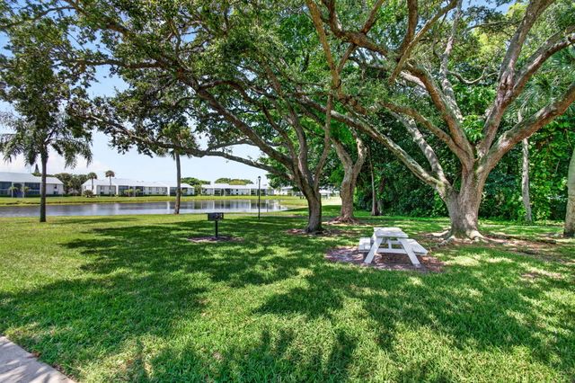 1010 Green Pine Boulevard F2, West Palm Beach, FL 33409