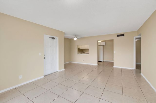 1010 Green Pine Boulevard F2, West Palm Beach, FL 33409