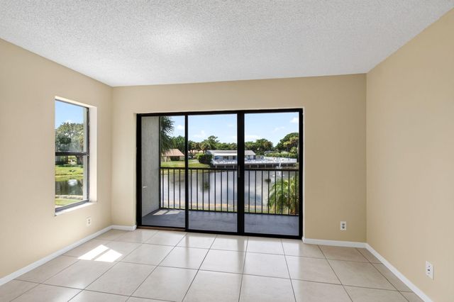 1010 Green Pine Boulevard F2, West Palm Beach, FL 33409