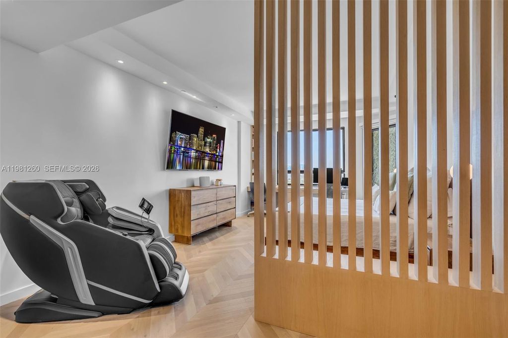 Image 12 of property listing at 151 Crandon Blvd 1035, Key Biscayne, FL 33149