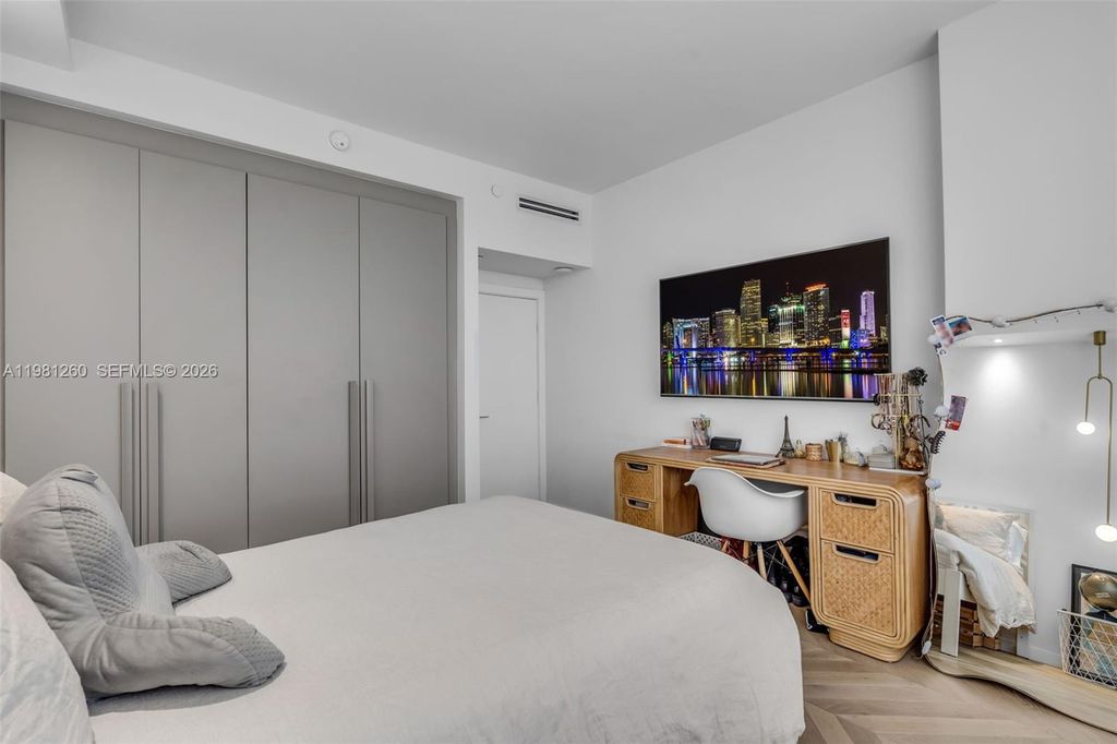 Image 18 of property listing at 151 Crandon Blvd 1035, Key Biscayne, FL 33149