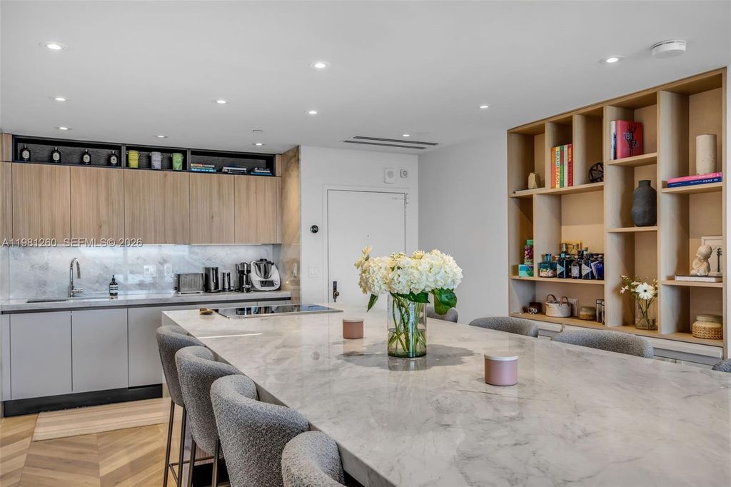 Image 6 of property listing at 151 Crandon Blvd 1035, Key Biscayne, FL 33149