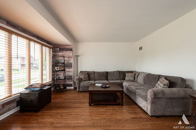 5751 S Natchez Avenue, Chicago, IL 60638