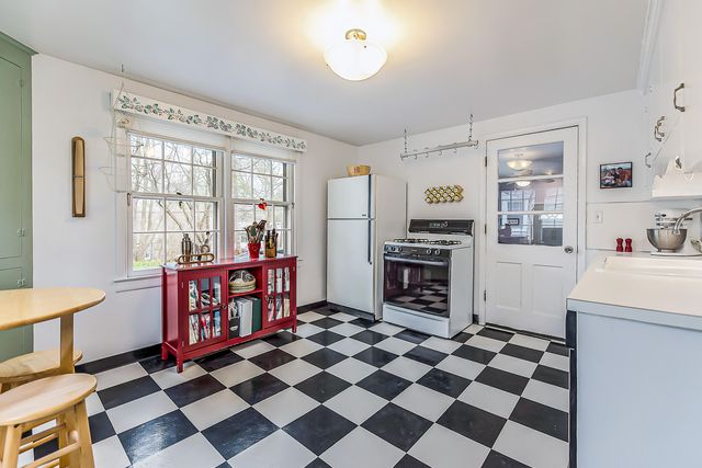 1211 Birk Avenue, Ann Arbor, MI 48103