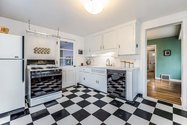 1211 Birk Avenue, Ann Arbor, MI 48103