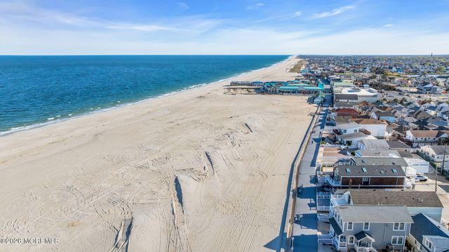 4 Brunswick Place, Point Pleasant Beach, NJ 08742