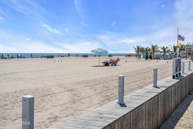 4 Brunswick Place, Point Pleasant Beach, NJ 08742