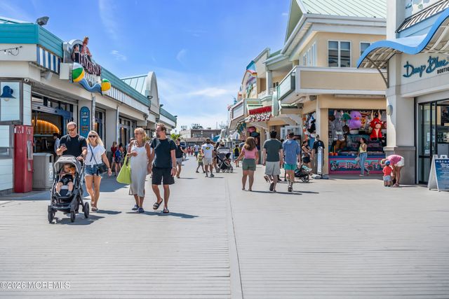 4 Brunswick Place, Point Pleasant Beach, NJ 08742