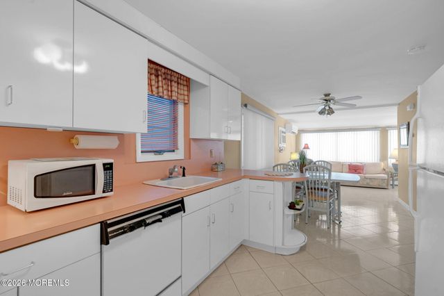 4 Brunswick Place, Point Pleasant Beach, NJ 08742