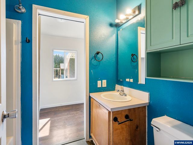 1544 Woodland Av, Woodburn, OR 97071