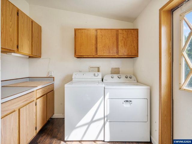 1544 Woodland Av, Woodburn, OR 97071