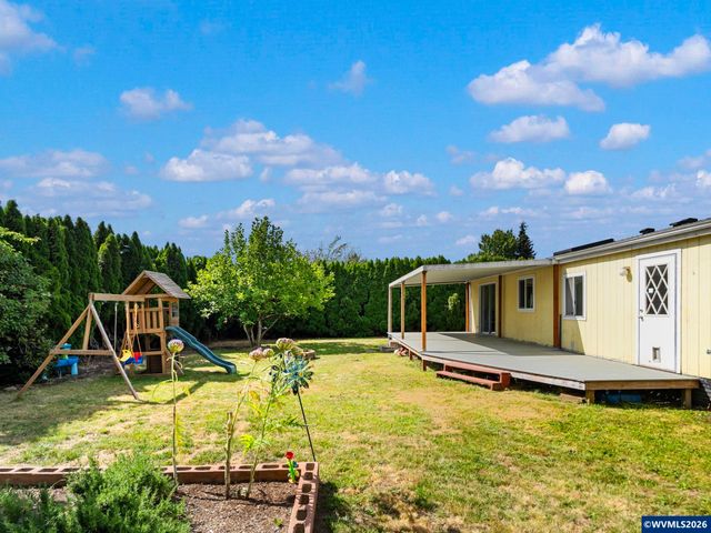 1544 Woodland Av, Woodburn, OR 97071