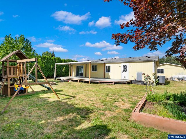 1544 Woodland Av, Woodburn, OR 97071