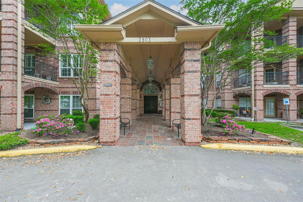 2803 Kings Crossing Drive 315, Kingwood, TX 77345