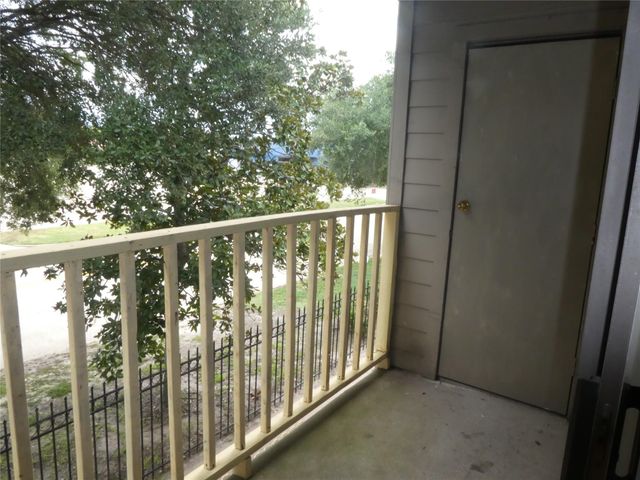 16111 Aspenglen Drive 1004, Houston, TX 77084