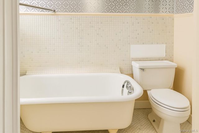 4718 39th Place 1, Sunnyside, NY 11104