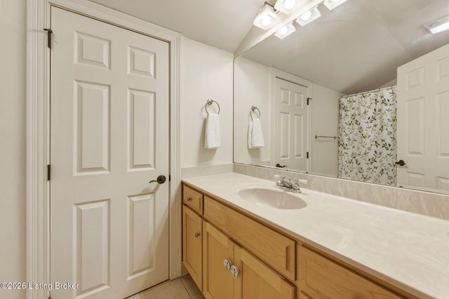5903 Mount Pleasant Rd, Prospect, KY 40059