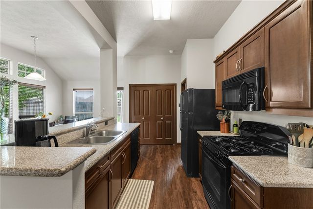 2025 Positano Loop, Bryan, TX 77808