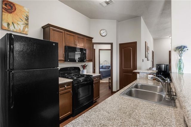 2025 Positano Loop, Bryan, TX 77808