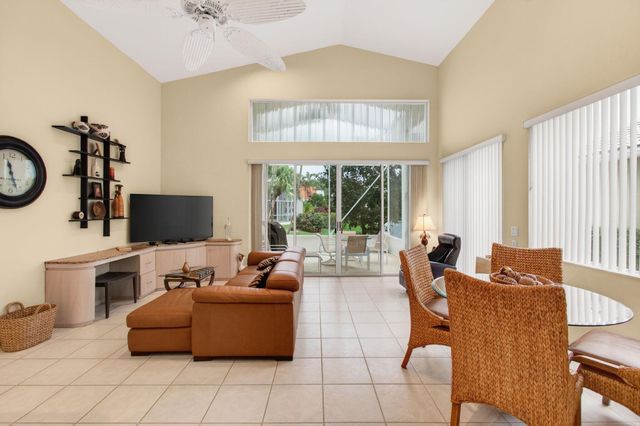 11910 Fountainside Circle, Boynton Beach, FL 33437