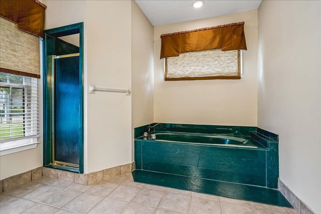 986 HEATHER LAKE DR, Collierville, TN 38017