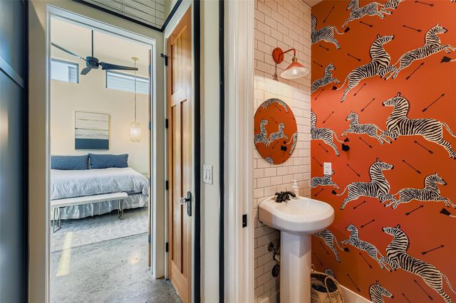 1604 Greenwood Ave A, Austin, TX 78721