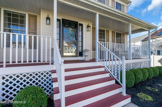 18 Gristmill Road, Howell, NJ 07731