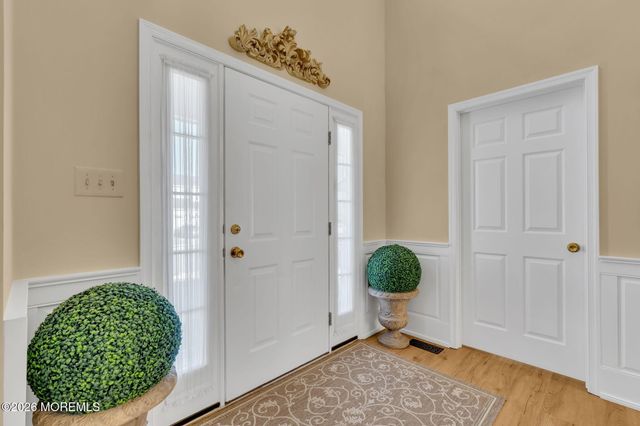 18 Gristmill Road, Howell, NJ 07731