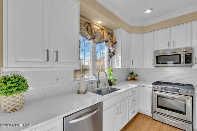 18 Gristmill Road, Howell, NJ 07731