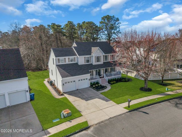 18 Gristmill Road, Howell, NJ 07731