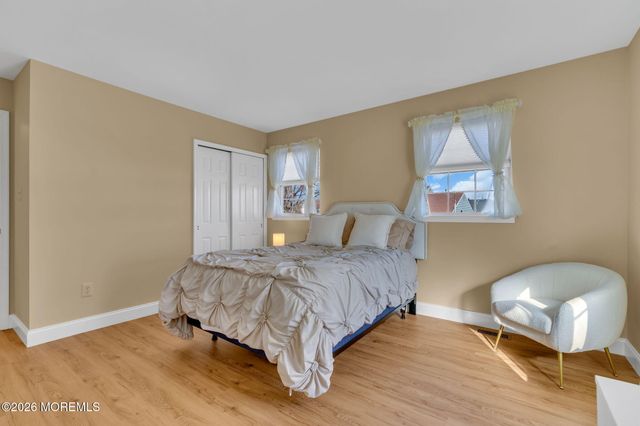 18 Gristmill Road, Howell, NJ 07731