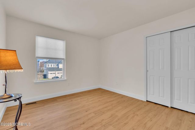 18 Gristmill Road, Howell, NJ 07731