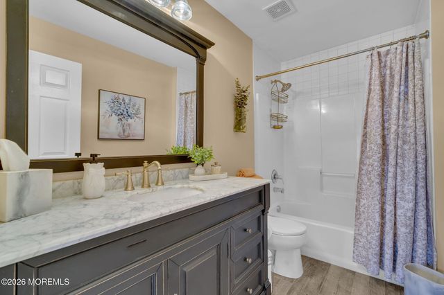 18 Gristmill Road, Howell, NJ 07731