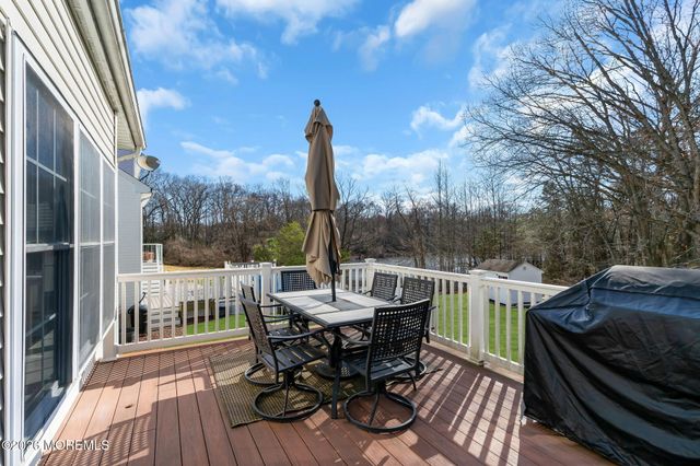 18 Gristmill Road, Howell, NJ 07731