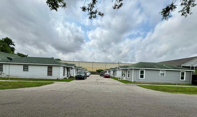 5000 Noble Street 6, Houston, TX 77020