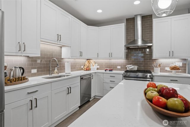 9431 Ancich Court, Gig Harbor, WA 98332