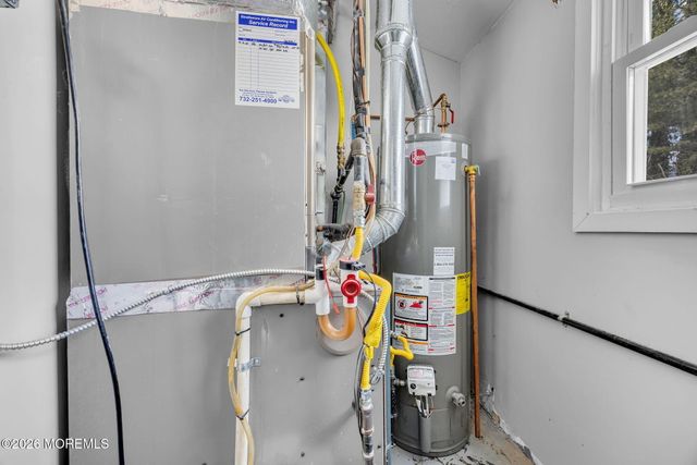 99 Idlebrook Lane, Aberdeen, NJ 07747