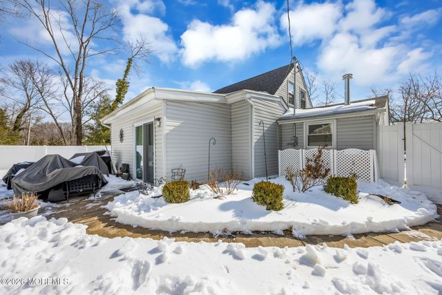 99 Idlebrook Lane, Aberdeen, NJ 07747