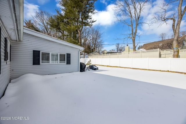 99 Idlebrook Lane, Aberdeen, NJ 07747