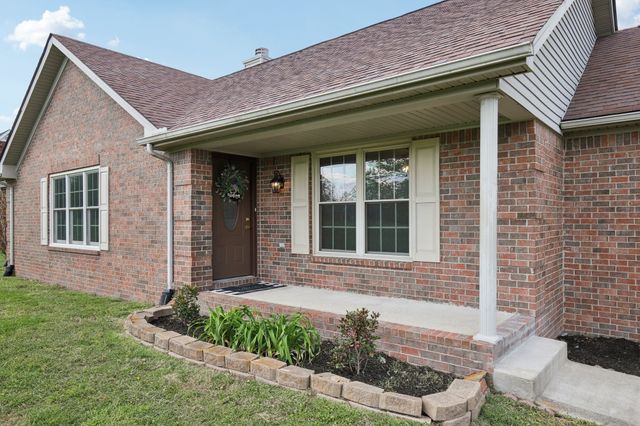 1698 Porter Rd, Burns, TN 37029