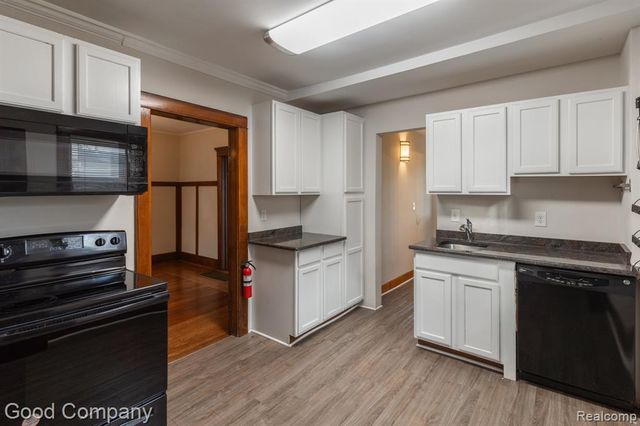 909 S Center Street, Royal Oak, MI 48067