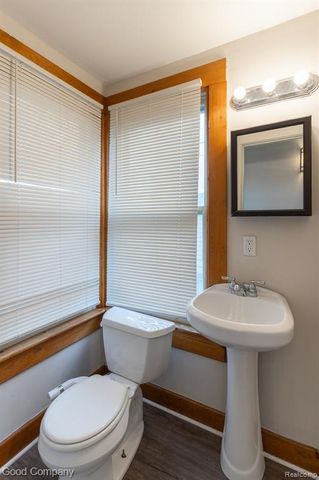 909 S Center Street, Royal Oak, MI 48067