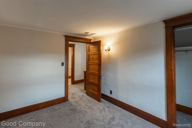 909 S Center Street, Royal Oak, MI 48067