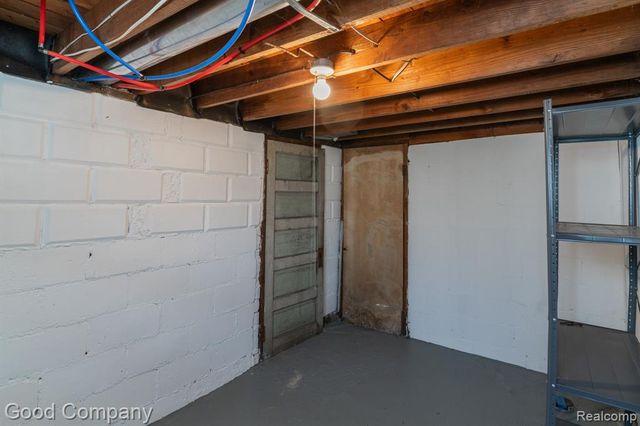 909 S Center Street, Royal Oak, MI 48067