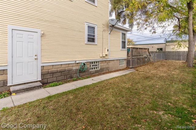 909 S Center Street, Royal Oak, MI 48067