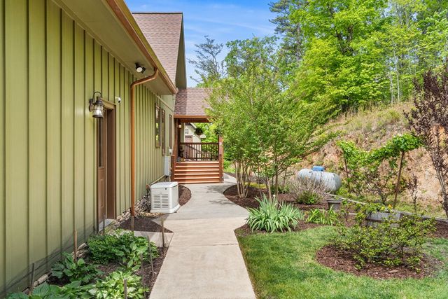5125 Mineral Springs Road, Young Harris, GA 30582