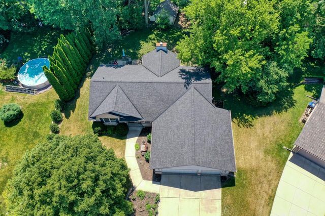494 Quinlan COURT, Pewaukee, WI 53072