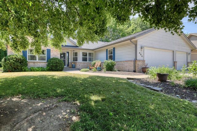 494 Quinlan COURT, Pewaukee, WI 53072