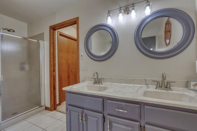494 Quinlan COURT, Pewaukee, WI 53072
