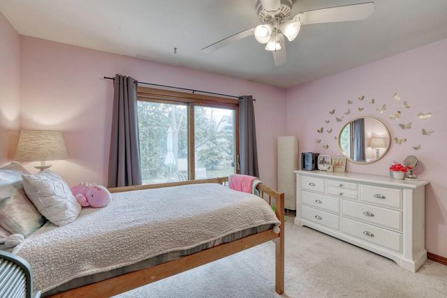 494 Quinlan COURT, Pewaukee, WI 53072